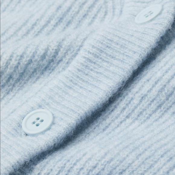 Puff-sleeved Cardigan from H&M - Picture 2 of 5